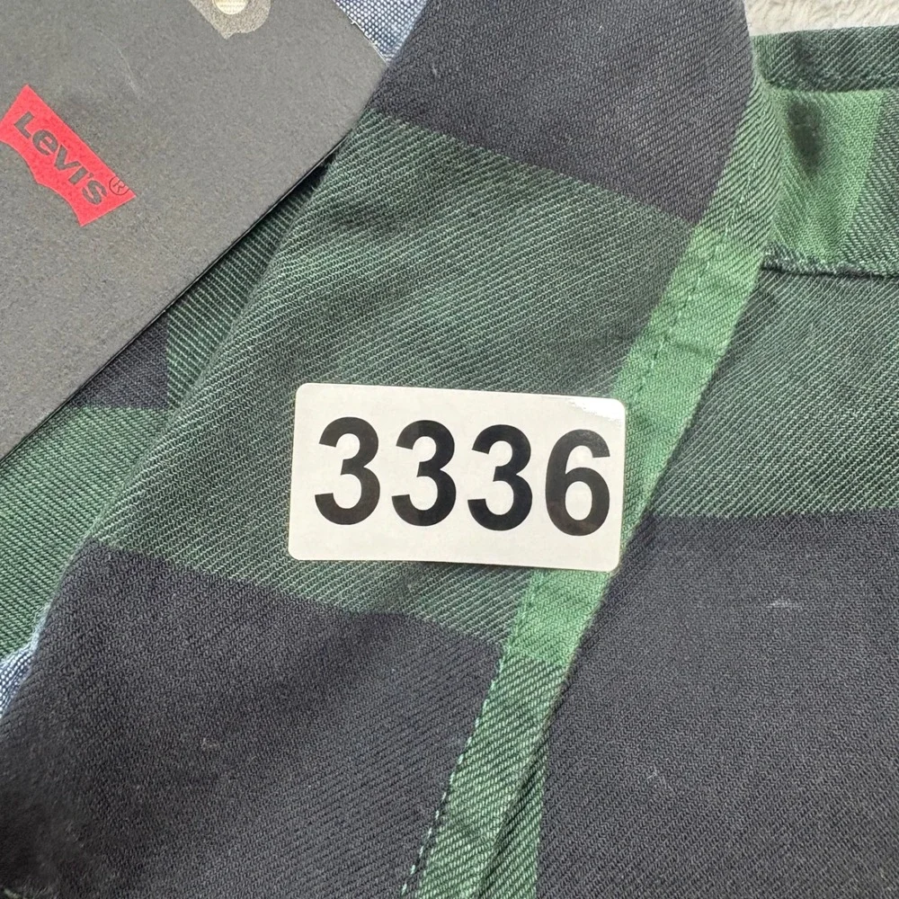 Levis Mens The Worker Relaxed Fit Shirt XL Green Black Buffalo Plaid Pearl Snap